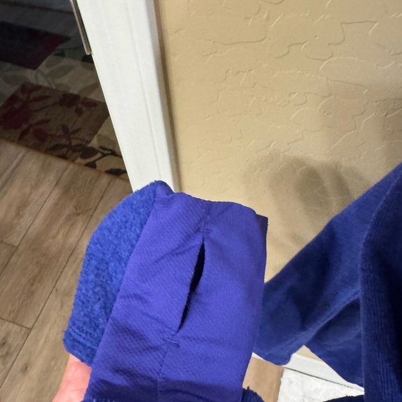 Lululemon Gust Buster Jacket. Women’s Size 10. Pigment Blue. - Picture 9 of 11